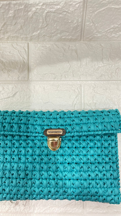 Pochette in fettuccia "turchese" realizzata a mano